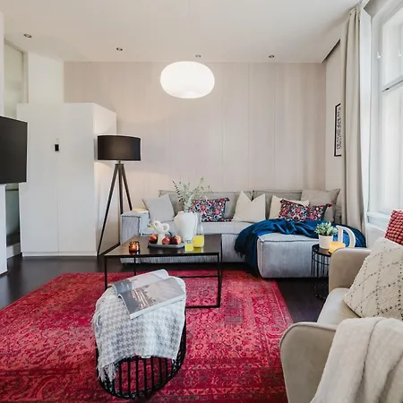 Days - Stylish - Netflix - Hip District Apartment Prague