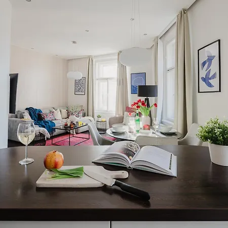 Days - Open-plan With Netflix In Zizkov * Praha