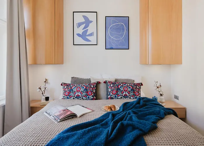 Days - Open-plan With Netflix In Zizkov *