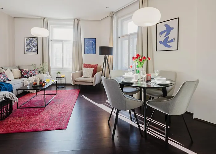 Days - Open-plan With Netflix In Zizkov