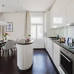 Days - Open-plan With Netflix In Zizkov * 布拉格