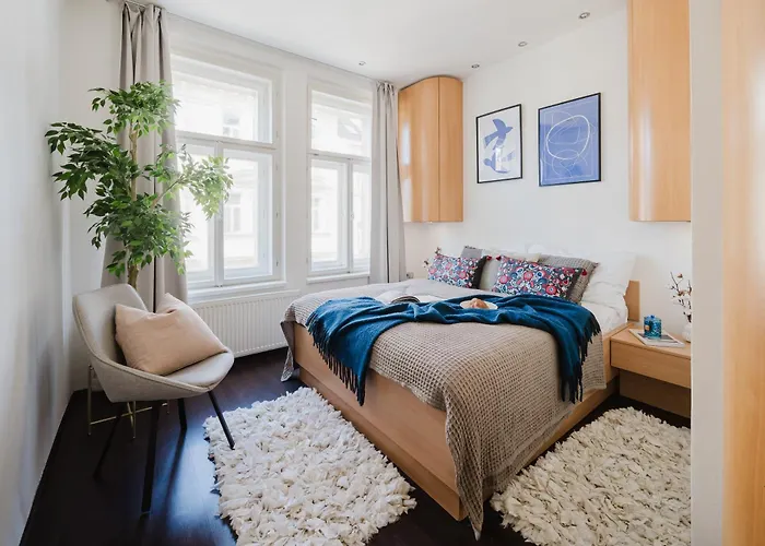 Days - Open-plan With Netflix In Zizkov Прага