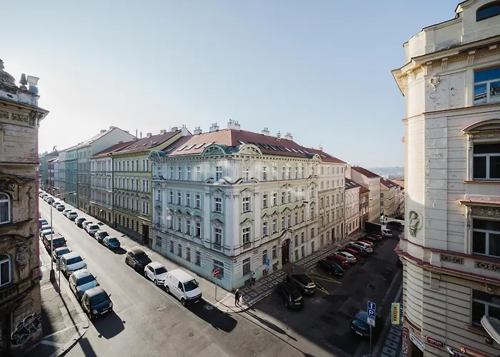 Days - Open-plan With Netflix In Zizkov דירה *